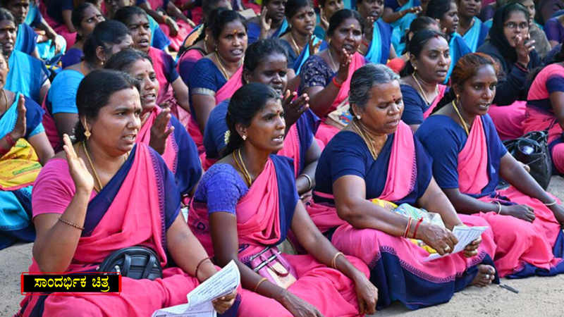 ಅಂಗನವಾಡಿ ಕಾರ್ಯಕರ್ತೆಯರ ವೇತನ 4,000 ರೂ. ಹೆಚ್ಚಳ - 5 ಲಕ್ಷದವರೆಗೆ ಆರೋಗ್ಯ ಸೇವೆ; ಸಿಎಂ ಯೋಗಿ ಬಂಪರ್ ಗಿಫ್ಟ್! 11 Anganwadi Workers