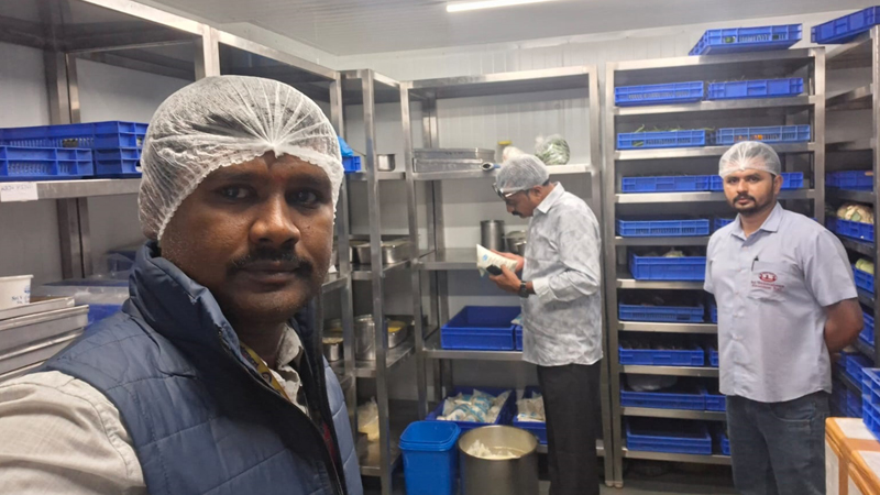 Exclusive | ಹಬ್ಬಗಳ ಮಧ್ಯೆ ʻಸ್ವೀಟ್ ಬಾಂಬ್ʼ ಸ್ಫೋಟ - ಬಿಕಾನೇರ್ ಸ್ವೀಟ್ಸ್ ತಯಾರಿಕಾ ಘಟಕ ಜಪ್ತಿ 13 Bengaluru Sweets 4