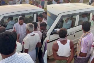 Chitradurga Hiriyur Villagers Class to Officials