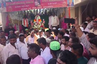Communal Harmony in Hoovina Hadagali Muslim Community Offers Prayers to Reinstalled Ganesha Resolves Tension 1