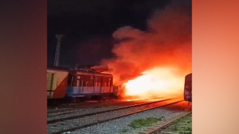 Fire Breaks Out at Bengalurus Majestic Railway Station Empty Coach Gutted