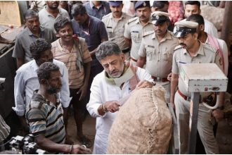 High Court Judge V Srishananda Lauds CM DK Shivakumars Surprise APMC Visit