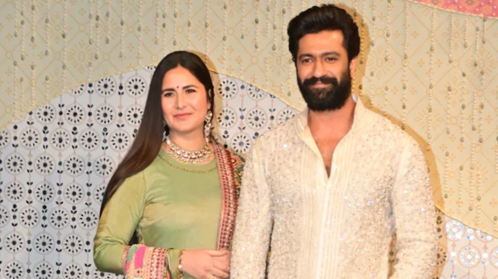 ಅಂಬಾನಿ ಮನೆಯಲ್ಲಿ ಗಣೇಶ ಹಬ್ಬ; ಸೆಲೆಬ್ರೇಷನ್ನಲ್ಲಿ ಮಿಂಚಿದ ಬಾಲಿವುಡ್ ಸ್ಟಾರ್ಜೋಡಿ 15 Katrina Kaif and her husband Vicky Kaushal 1