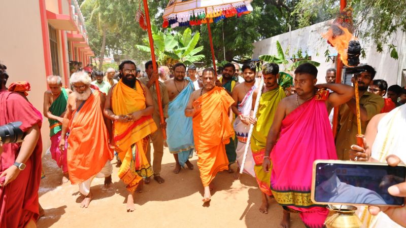 ರಾಘವೇಂದ್ರ ಸ್ವಾಮಿಗಳ 355ನೇ ಆರಾಧನಾ ಮಹೋತ್ಸವಕ್ಕೆ ಅದ್ಧೂರಿ ತೆರೆ 9 Mantralaya