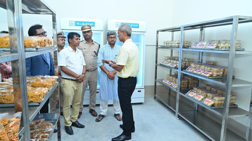 ಕೈದಿಗಳ ಪುನರ್ವಸತಿಗೆ ಹೊಸ ಹೆಜ್ಜೆ; ಪರಪ್ಪನ ಅಗ್ರಹಾರದಲ್ಲಿ 'ನವ ಸಂಕಲ್ಪ ಬೇಕರಿ' ಉದ್ಘಾಟನೆ 10 Nava Sankalpa Bakery