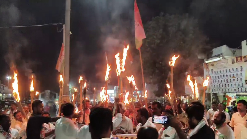 ಸತೀಶ್ ಜಾರಕಿಹೊಳಿ ಮೇಲೆ ಇಡಿ ದಾಳಿಗೆ ಖಂಡನೆ - ಕಾಂಗ್ರೆಸ್ ಕಾರ್ಯಕರ್ತರಿಂದ ಬೃಹತ್ ಪಂಜಿನ ಮೆರವಣಿಗೆ 9 Protest
