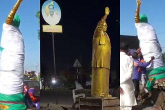 Siddaramaiah Statue 1