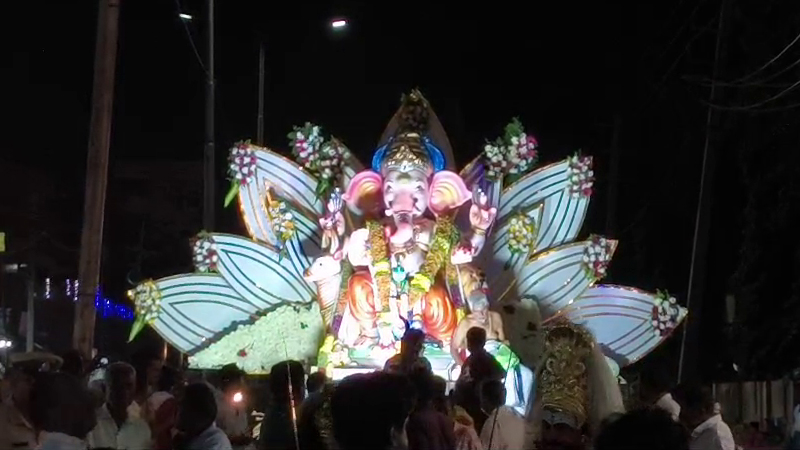 ಮಸೀದಿ ಮುಂದೆ ಬಂದ ಗಣೇಶ ಮೆರವಣಿಗೆ ಸ್ವಾಗತ - ಭಾವೈಕ್ಯತೆ ಮೆರೆದ ಮುಸ್ಲಿಂ ಬಾಂಧವರು 10 T Narasipura 2