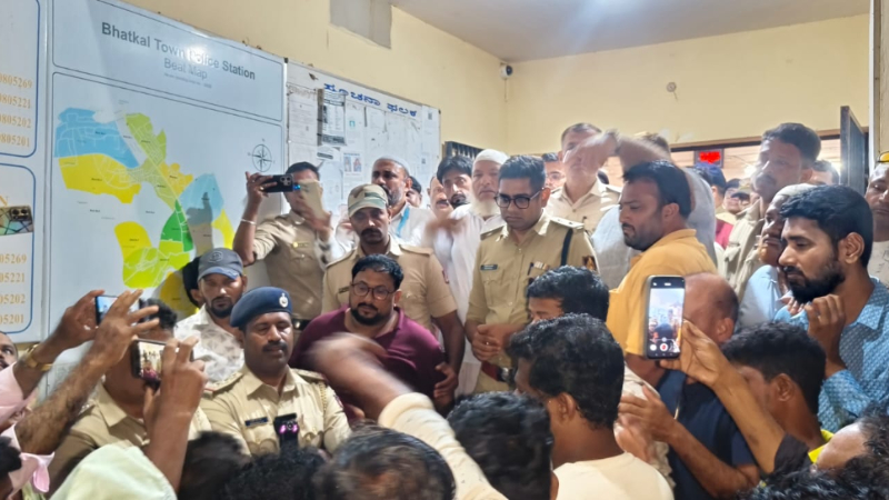 Tension in Bhatkal as Stones Pelted at Mosque Madrasa During Ganesha Immersion Procession 1
