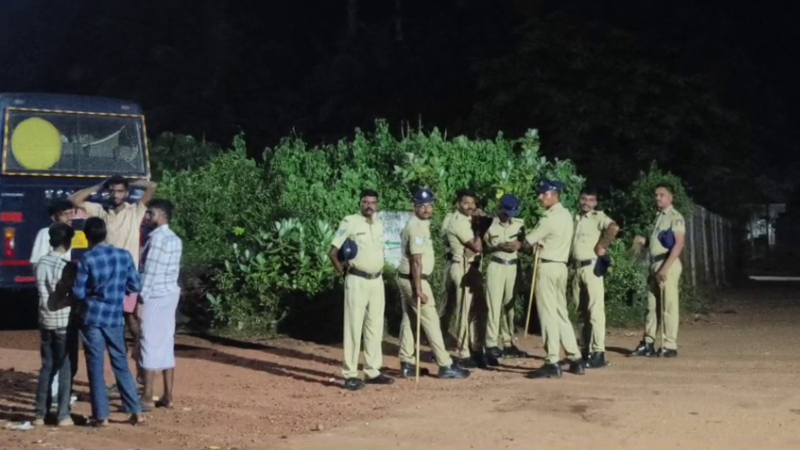 Tension in Bhatkal as Stones Pelted at Mosque Madrasa During Ganesha Immersion Procession 2