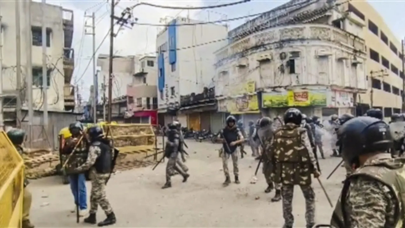 Tension in Ujjain Protesters Clash with Police Over Demolition of Shahi Masjid