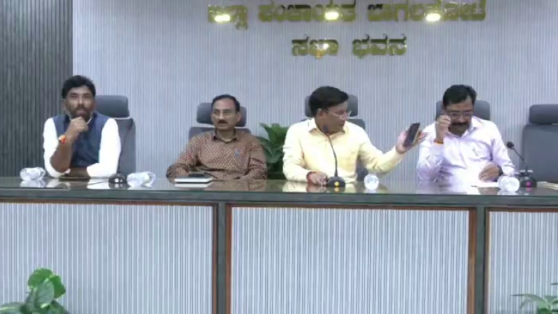 Title Deeds Promised by Sep 30 Bagalkote Konnur Villagers Withdraw Bengaluru March Following Public TV Report 1