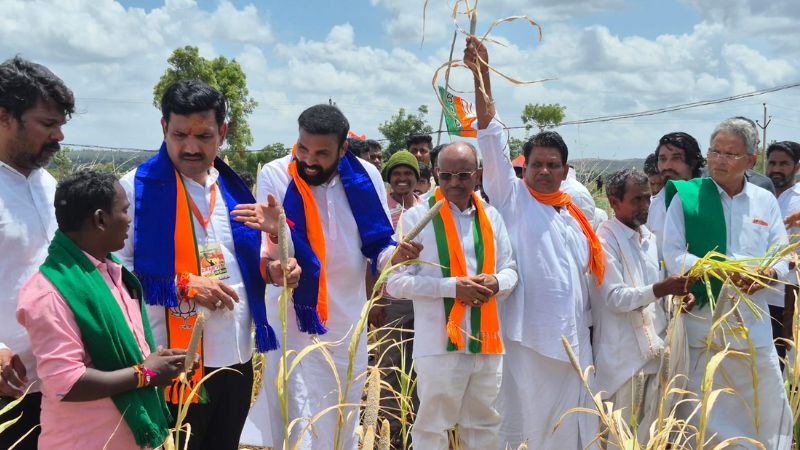 Vijayendra in drought inspection