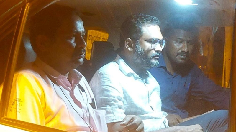 dharwad tahsildar detained