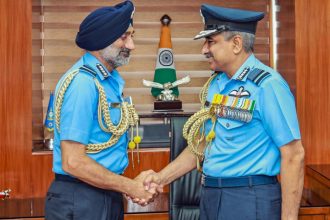 IAF ಮುಖ್ಯಸ್ಥರಾಗಿ ಅಧಿಕಾರ ವಹಿಸಿಕೊಂಡ ಏರ್ ಚೀಫ್ ಮಾರ್ಷಲ್ ಅಶುತೋಷ್ ದೀಕ್ಷಿತ್ 7 Ashutosh Dixit