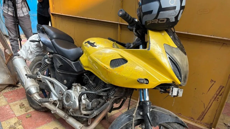 ಟೈಗರ್ ಶ್ರಾಫ್ ಕಾರಿನ ಮೇಲೆ ಶೂಟೌಟ್ – ಆರೋಪಿಗಳು ದಾಳಿ ಬಳಿಕ ಪರಾರಿಯಾಗಲು ಬಳಸಿದ್ದ ಬೈಕ್ ಸೀಜ್