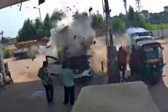 CNG Car Explodes Gujarat