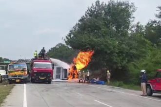 Chemical Tanker Blaze Near Kanakapura Road Toll Chokes NICE Road Traffic Stretches 8–10 Km No Casualties Reported