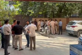 Class 12 Student Sets Herself On Fire Inside Delhi School Cops Find 3 Page Note