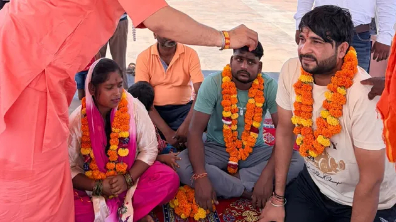Haridwar Six Muslims Convert to Hinduism
