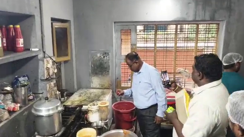 ರಾಜ್ಯಾದ್ಯಂತ ಸ್ವೀಟ್ಸ್ ಶಾಪ್ಗಳ ಮೇಲೆ ದಾಳಿ - 15 ಸ್ವೀಟ್ಸ್ ತಯಾರಿಕಾ ಘಟಕಗಳಿಗೆ ನೋಟಿಸ್ 9 Kolara Sweets