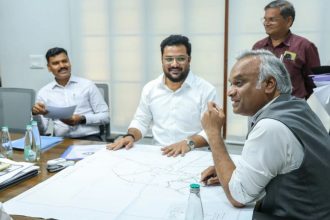 ಕಲಬುರಗಿ ನಗರದ ಪ್ರಮುಖ ರಸ್ತೆಗಳಲ್ಲಿ ಭೂಗತ ವಿದ್ಯುತ್ ಸಂಪರ್ಕ ಜಾಲ ನಿರ್ಮಾಣಕ್ಕೆ ಯೋಜನೆ: ಪ್ರಿಯಾಂಕ್ ಖರ್ಗೆ 21 Priyank Kharge 1 3