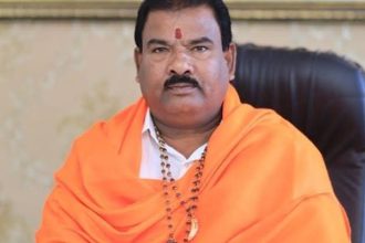 ಆತ್ಮಹತ್ಯೆ ಮಾಡಿಕೊಳ್ಳೋ ರೈತರ ಅಂತ್ಯಕ್ರಿಯೆಗಳಲ್ಲಿ ಭಾಗವಹಿಸಬೇಡಿ, ಶವವನ್ನ ಹಾಗೇ ಬಿಡಿ - ಸೇನಾ ಶಾಸಕ ಹೇಳಿಕೆ ವಿವಾದ 36 Sanjay Gaikwad