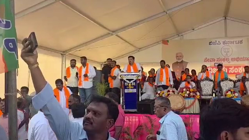 ತುಮಕೂರು | ವಿಜಯೇಂದ್ರ ಸಮ್ಮುಖದಲ್ಲೇ ಬಿಜೆಪಿ ಕಾರ್ಯಕರ್ತರ ಕಿತ್ತಾಟ 10 Tumakuru Vijayendra 2