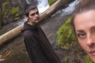 US women and son
