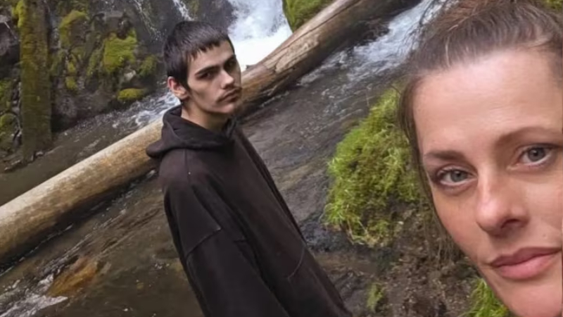 US women and son
