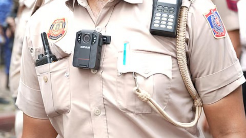 ಪೊಲೀಸ್, RAF ಸಿಬ್ಬಂದಿಗೆ ಬಾಡಿ ಕ್ಯಾಮೆರಾ - 6 ತಿಂಗಳಲ್ಲಿ ಕ್ರಮಕೈಗೊಳ್ಳಲು ಕೇಂದ್ರಕ್ಕೆ ನಿರ್ದೇಶಿಸಿದ ದೆಹಲಿ ಹೈಕೋರ್ಟ್ 9 body camera 1