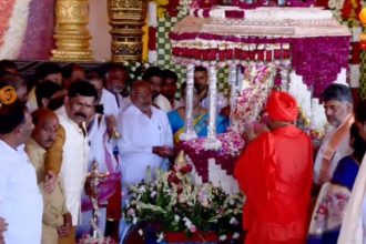 koppal gavi mutt seer inaugurates mysuru dasara festivities