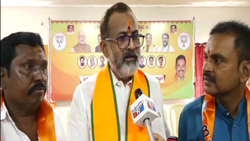 ಬಳ್ಳಾರಿಯಲ್ಲಿ ತಾರಕಕ್ಕೇರಿದ SIR ಹಗ್ಗ ಜಗ್ಗಾಟ; ಬಿಜೆಪಿ BLA 1 ಮೋತ್ಕರ್ ಶ್ರೀನಿವಾಸ್ ಮೇಲೆ ಸರ್ಚ್ ವಾರಂಟ್