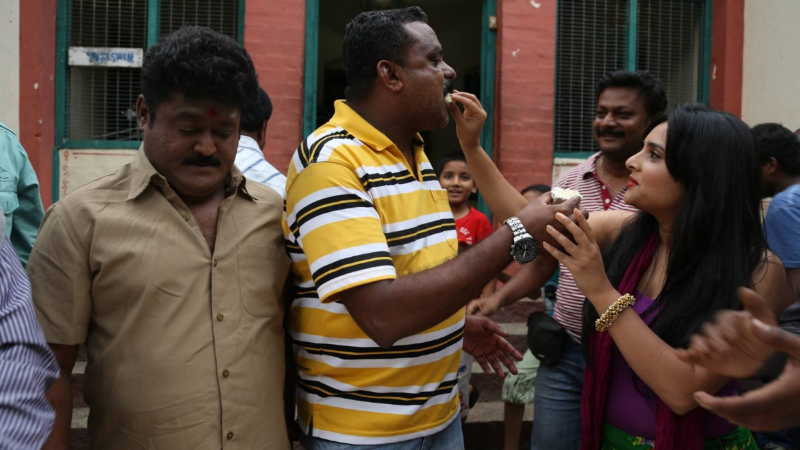 ಸಿದ್ಲಿಂಗು ಟೀಚರ್ ರಮ್ಯಾಗೆ ವಿಜಯ್ ಪ್ರಸಾದ್ ಬರೆದ ಹೊಸ ಕಥೆ 9 ramya vijay prasad 1