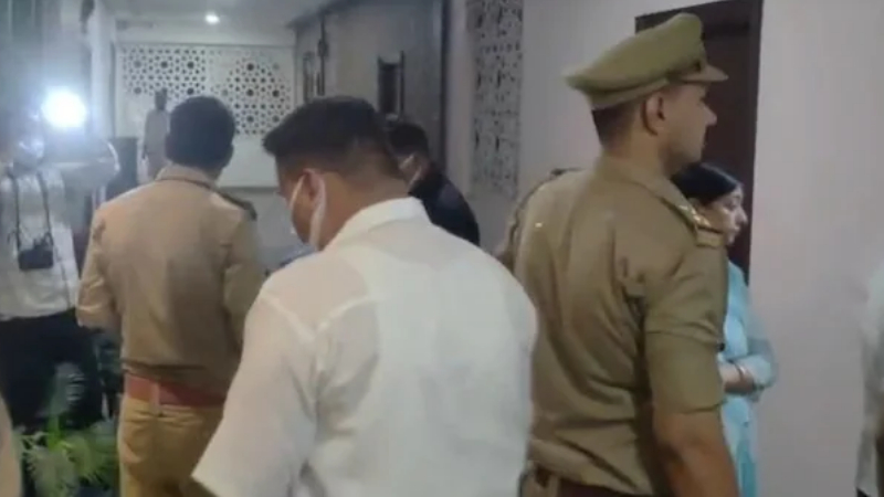 ಲಿಂಗ ಬದಲಾವಣೆಗೆ ಒಪ್ಪದ ತಾಯಿಯ ಬರ್ಬರ ಹತ್ಯೆ – ಅಪ್ರಾಪ್ತರಿಗೆ ಏನು ಶಿಕ್ಷೆ ಅಂತ ಚಾಟ್‌ ಜಿಪಿಟಿಯಲ್ಲಿ ಸರ್ಚ್‌ ಮಾಡಿದ್ದ ಬಾಲಕ!